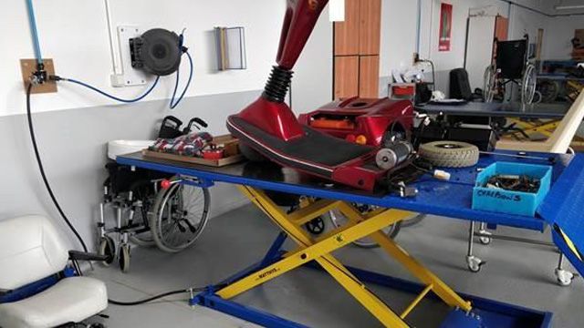 Réparation et reconditionnement d'équipements techniques d'assistance à la mobilité