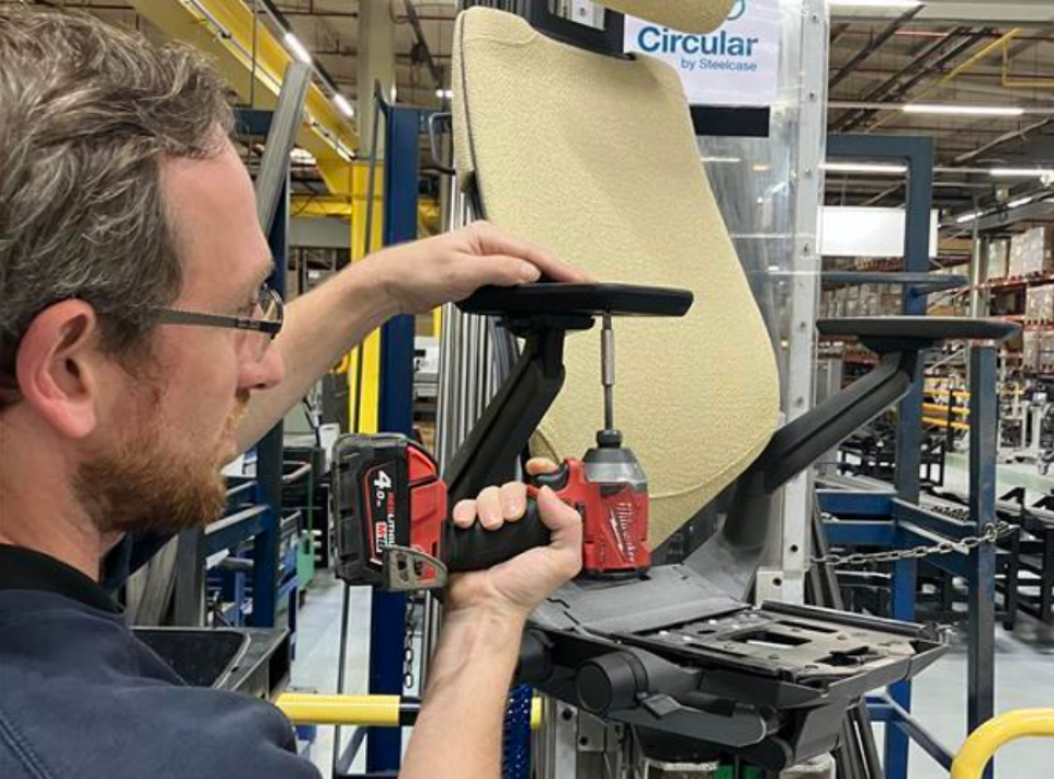 Remanufacturing de sièges de bureau chez Steelcase